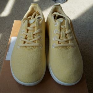 NEW Yellow All Birds Women